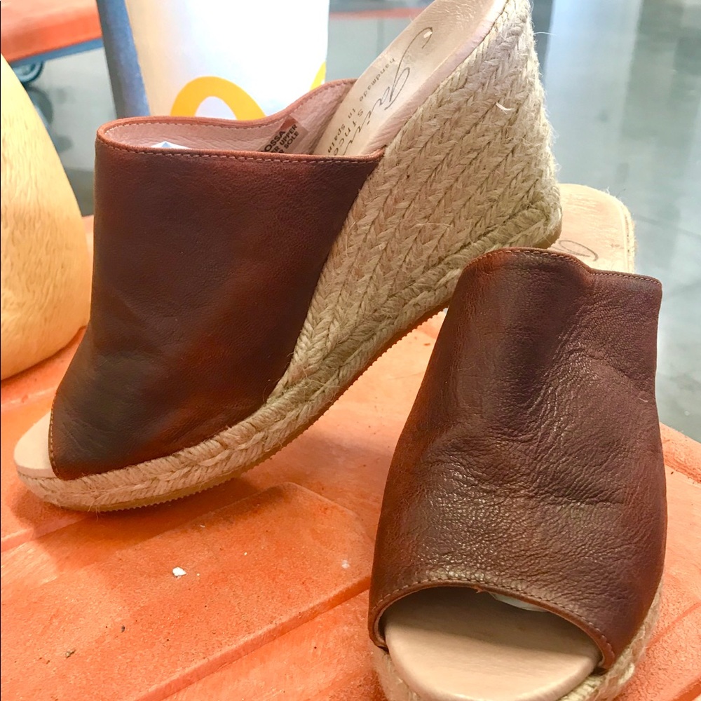 GIAMO LEATHER WEDGES, worn once! Size 39- 8-8.5